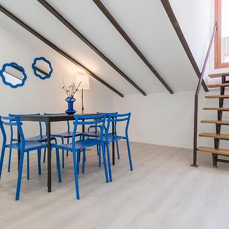 Exclusivo Atico Con Terraza En Plaza Mayor Madrid Luaran gambar