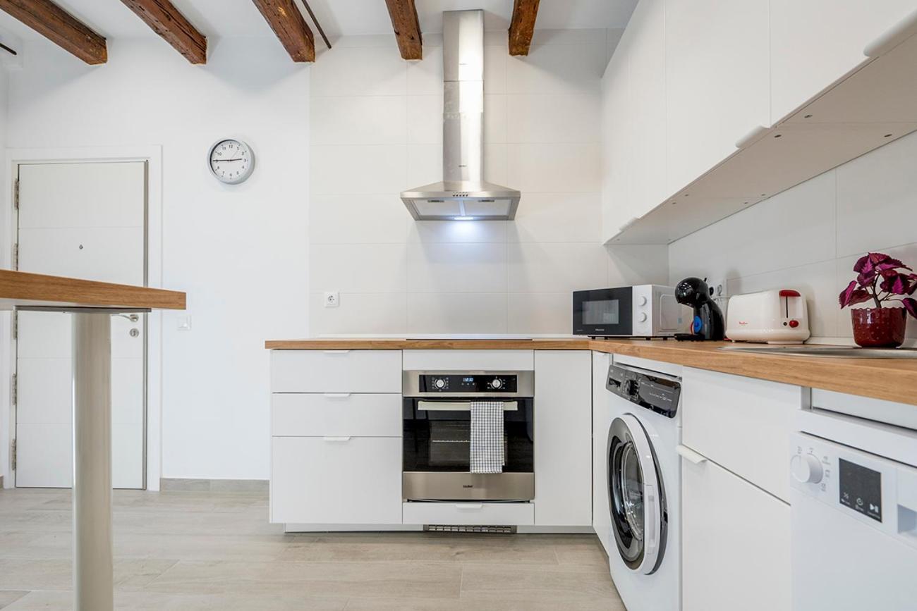 Exclusivo Atico Con Terraza En Plaza Mayor Madrid Luaran gambar